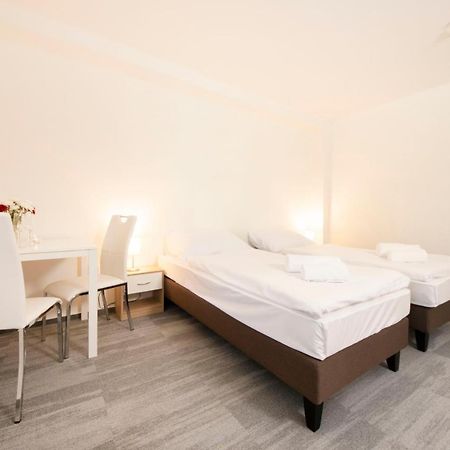 Hotel Blue Apartment Bratislava Bagian luar foto