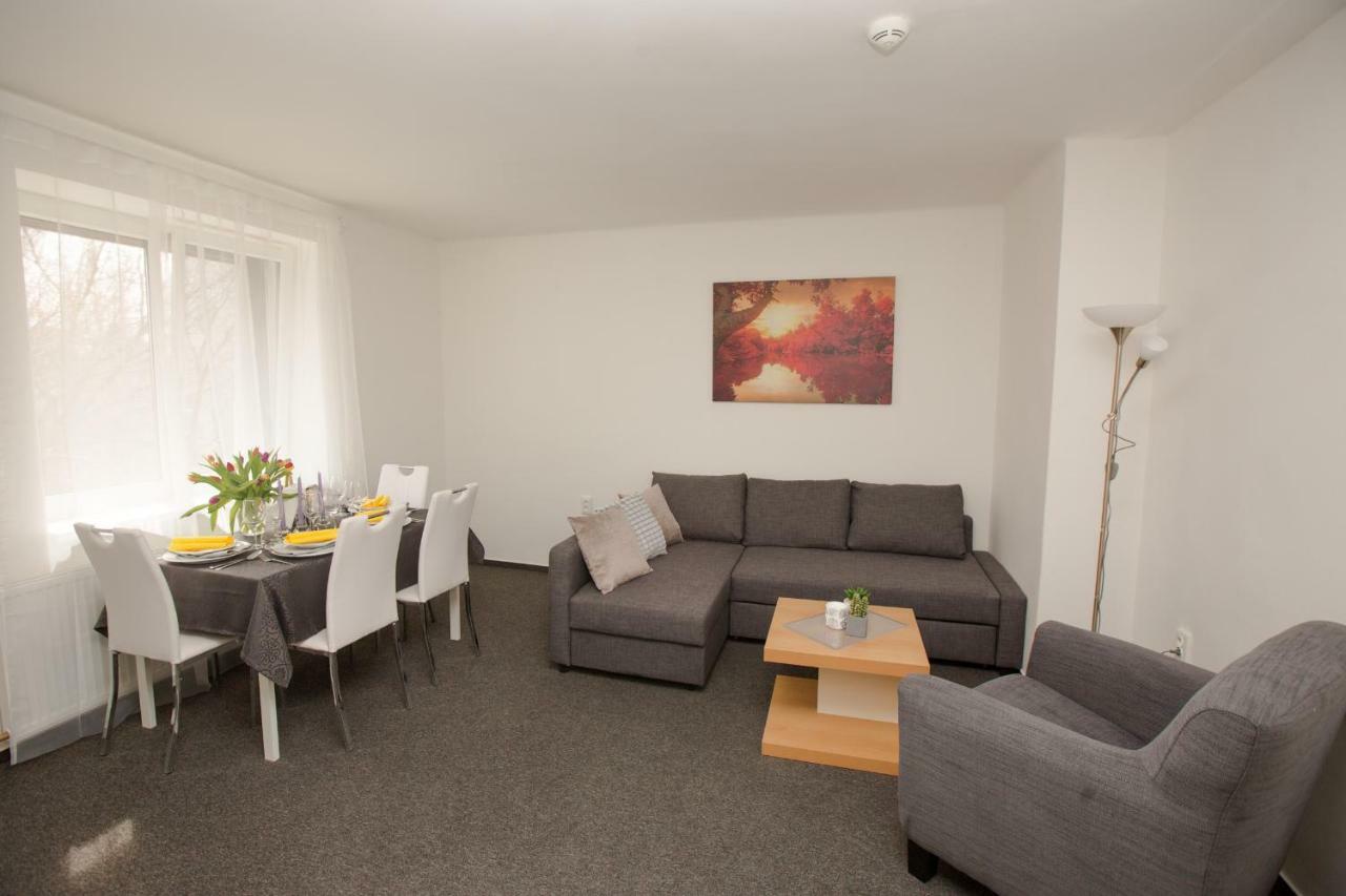Hotel Blue Apartment Bratislava Bagian luar foto