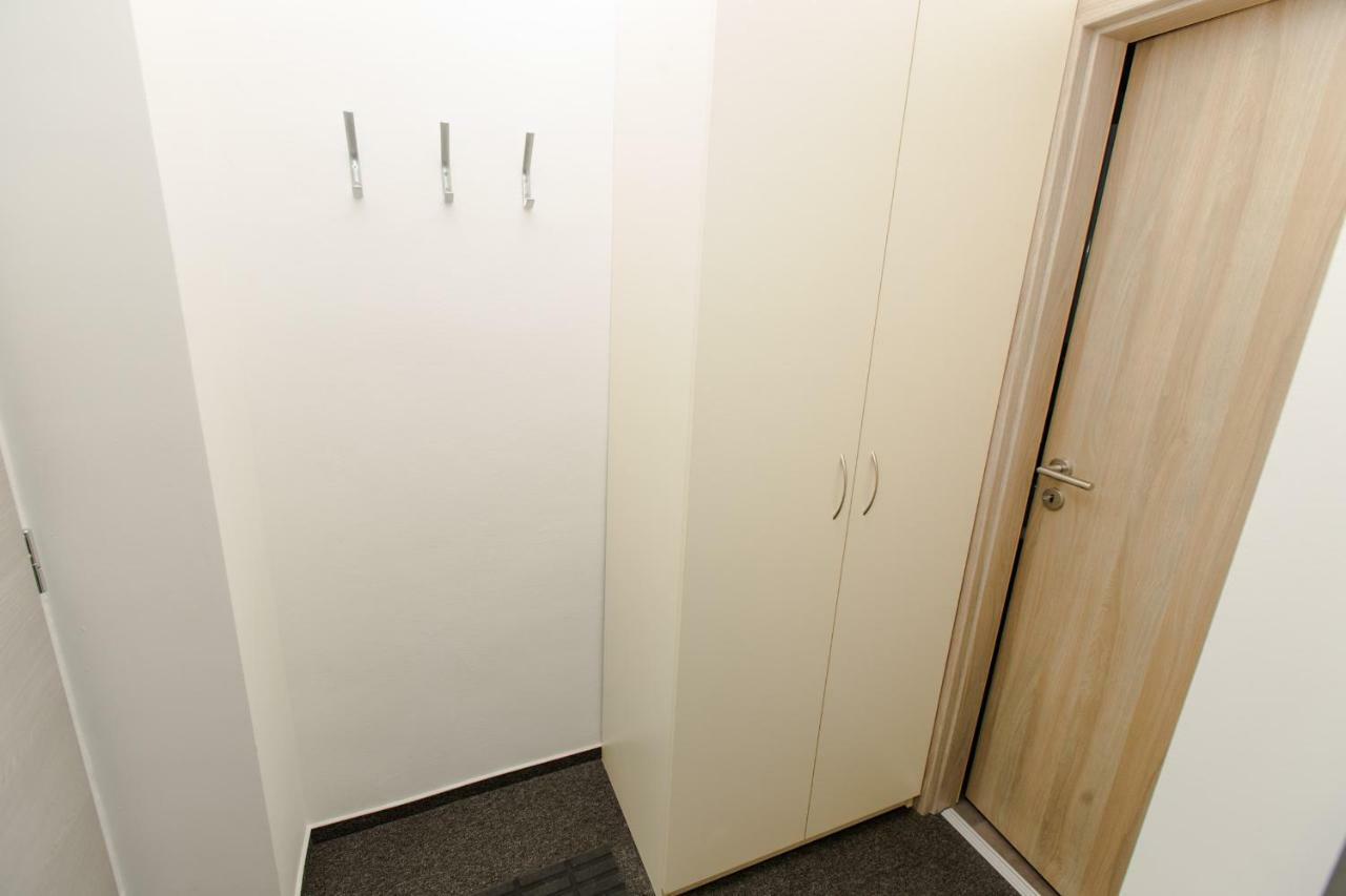 Hotel Blue Apartment Bratislava Bagian luar foto