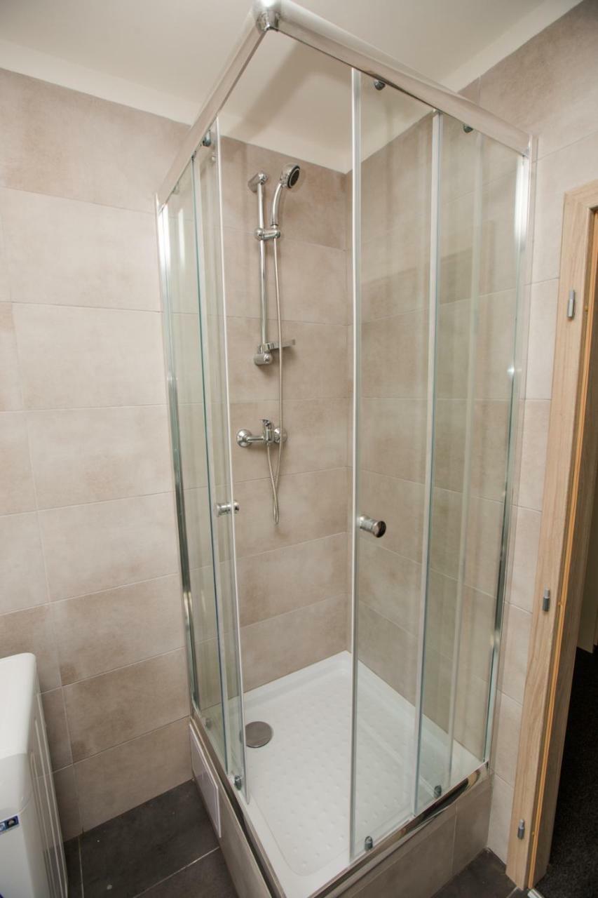 Hotel Blue Apartment Bratislava Bagian luar foto