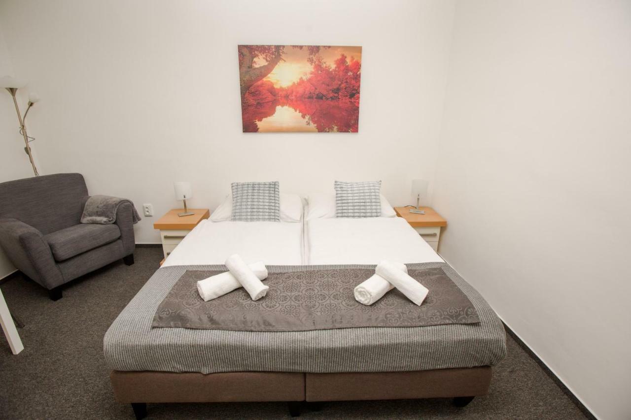Hotel Blue Apartment Bratislava Bagian luar foto