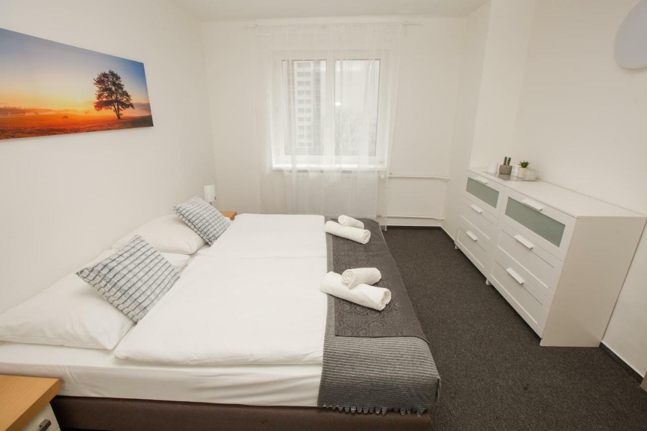Hotel Blue Apartment Bratislava Bagian luar foto