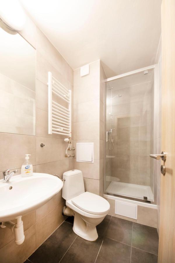 Hotel Blue Apartment Bratislava Bagian luar foto